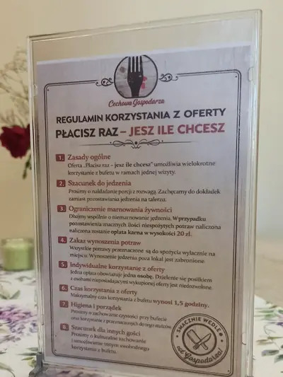 Regulamin „Płacisz raz – jesz ile chcesz” w stojaku na stoliku